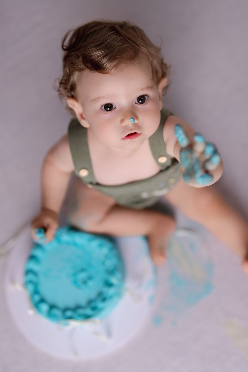 Cake smash & birthdays — photograph by Tina Genovia (4/7)