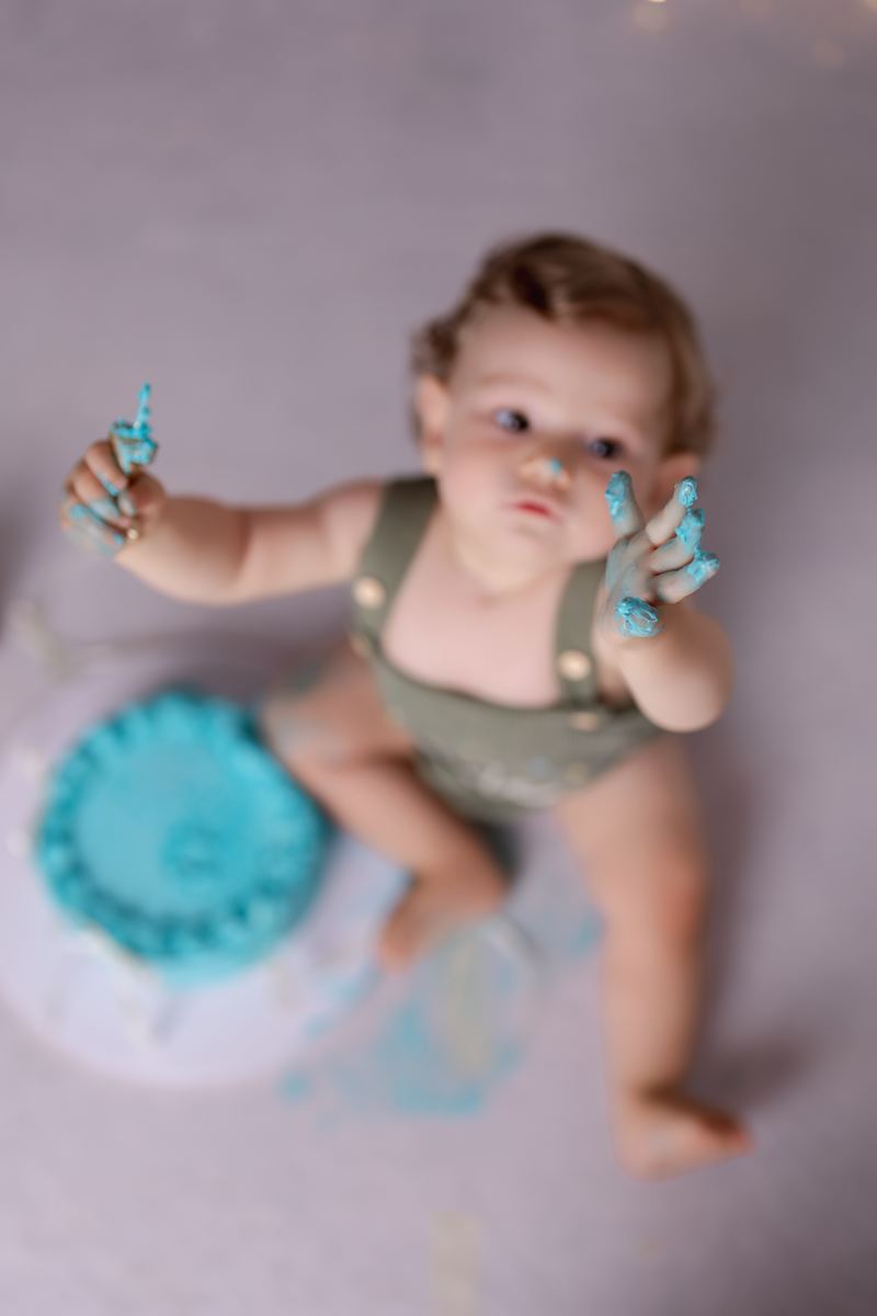 Cake smash & birthdays — photograph by Tina Genovia (5/7)