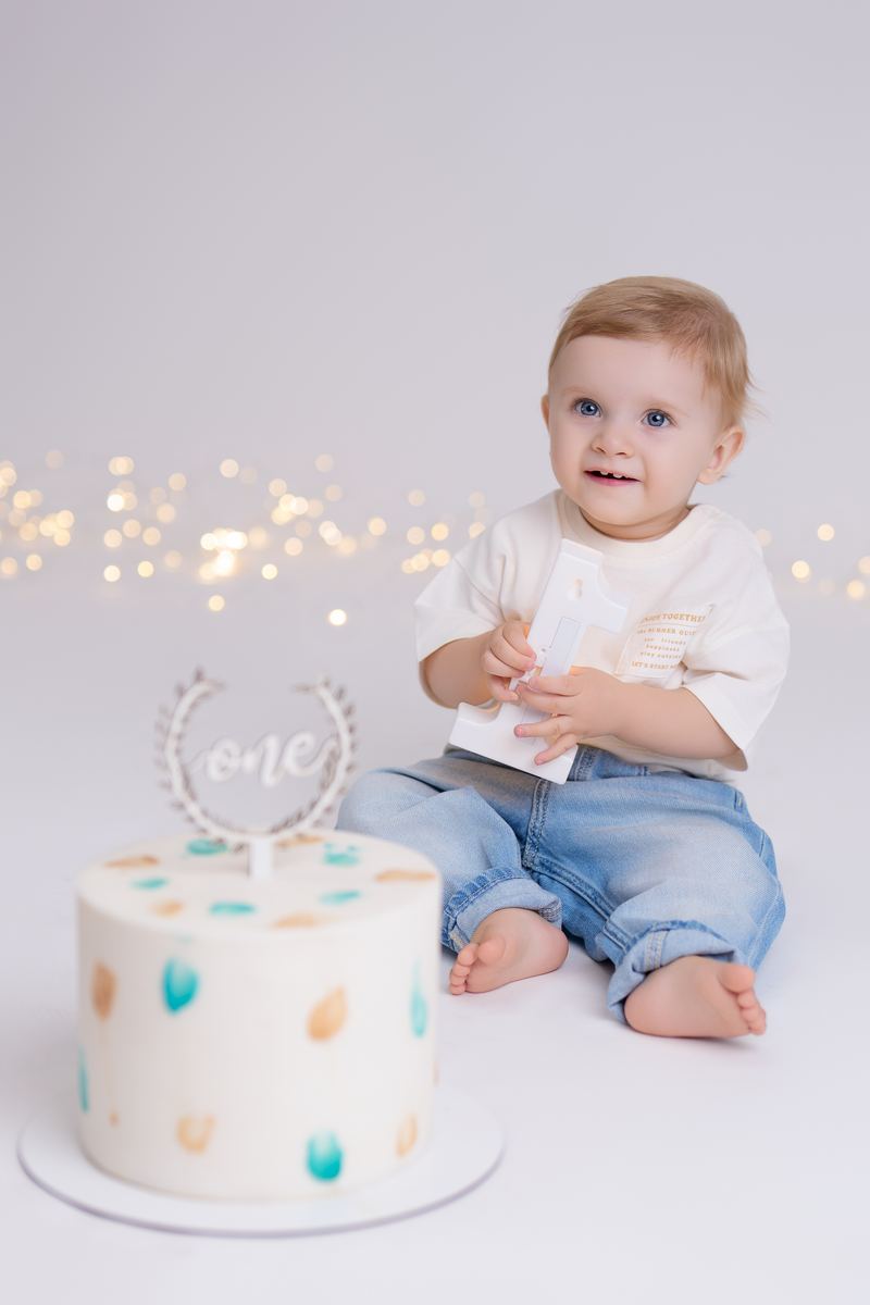 Cake smash & birthdays — photograph by Tina Genovia (7/7)