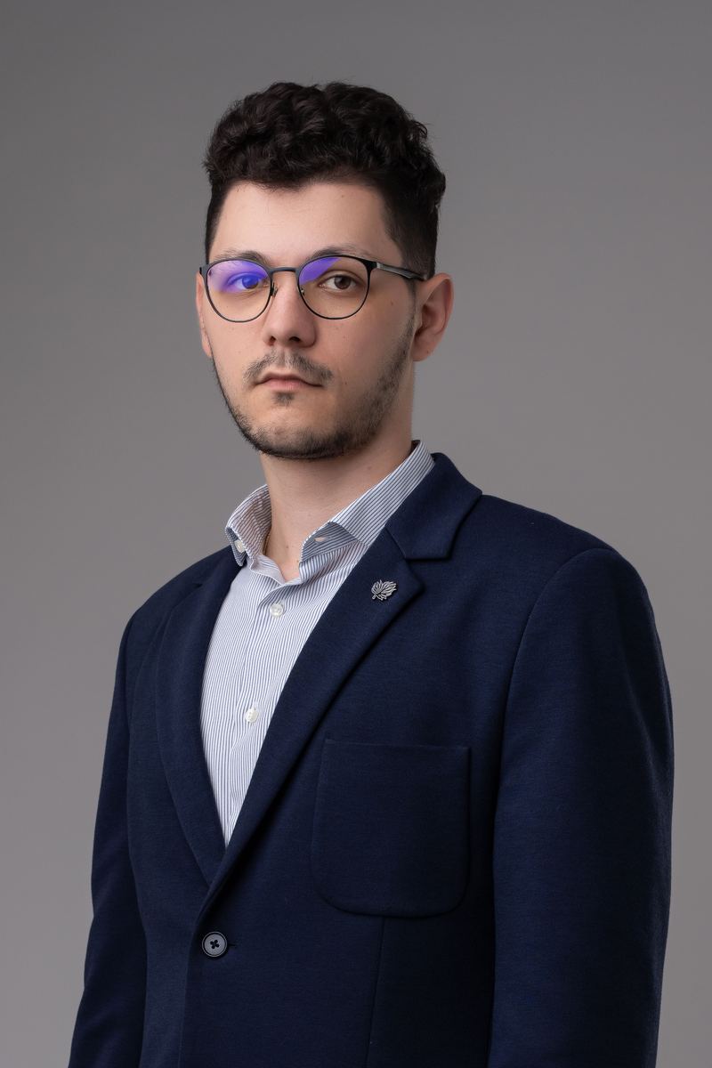 Corporate & commercial — photograph by Tina Genovia (69/99)