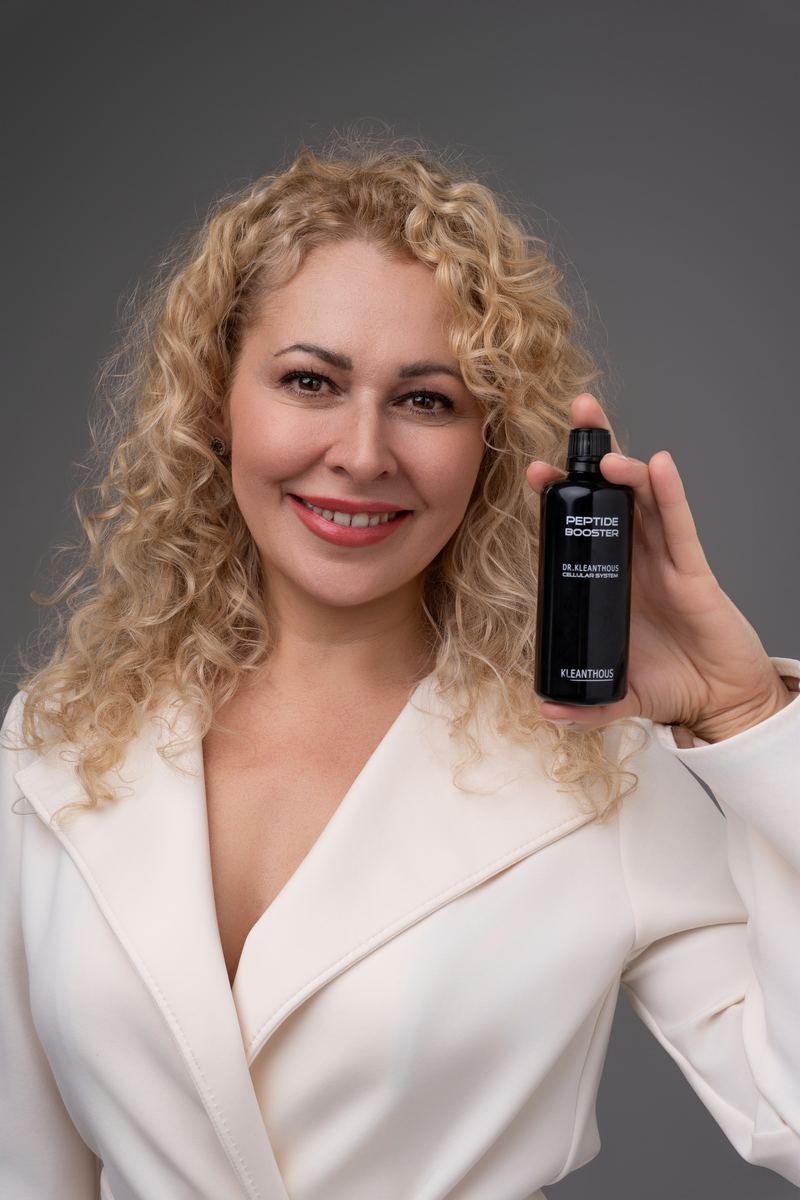 Corporate & commercial — photograph by Tina Genovia (80/99)