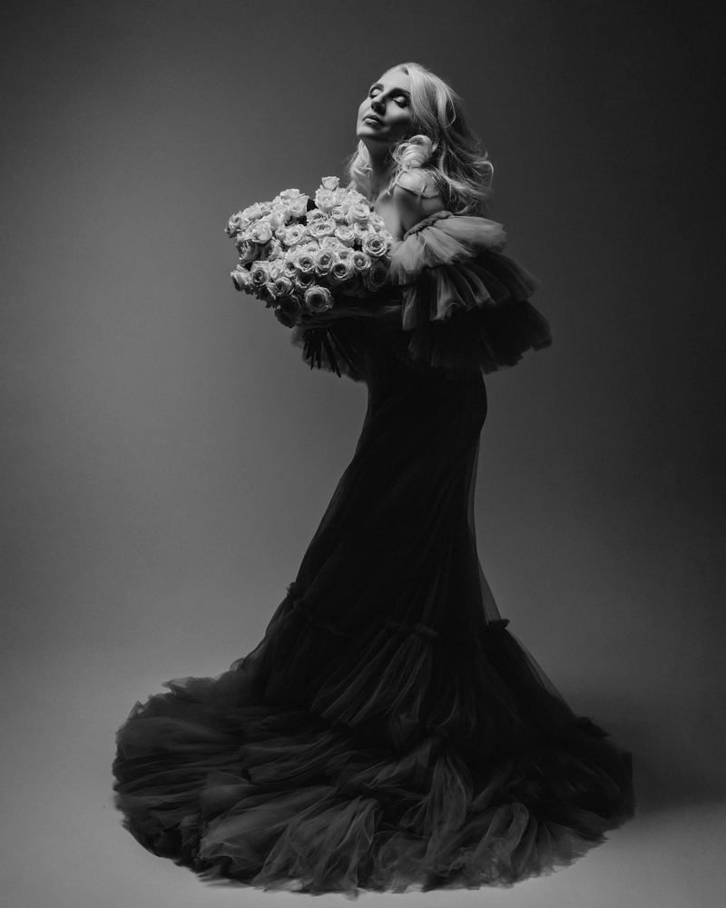 Corporate & commercial — photograph by Tina Genovia (90/99)