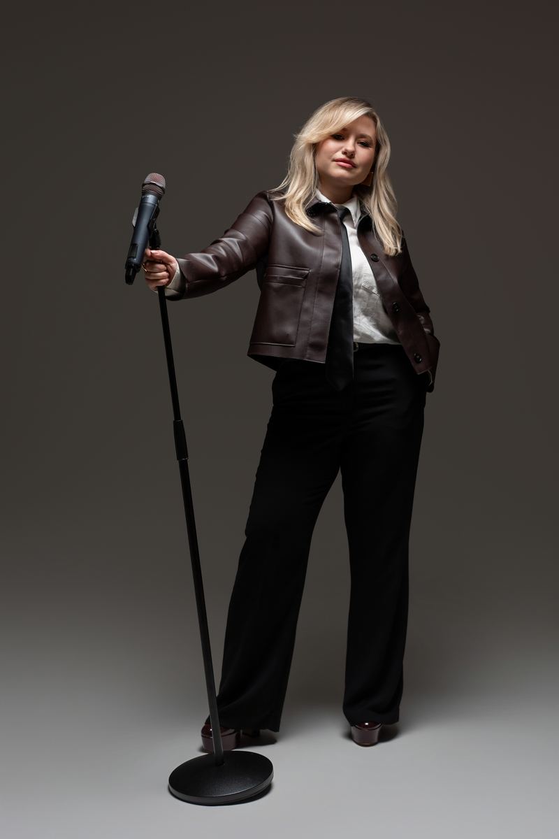 Corporate & commercial — photograph by Tina Genovia (63/99)