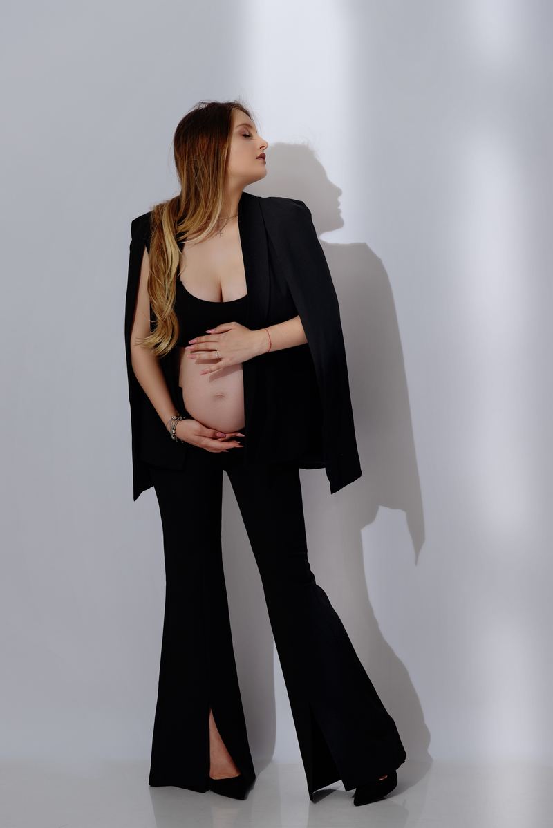 Maternity — photograph by Tina Genovia (63/102)