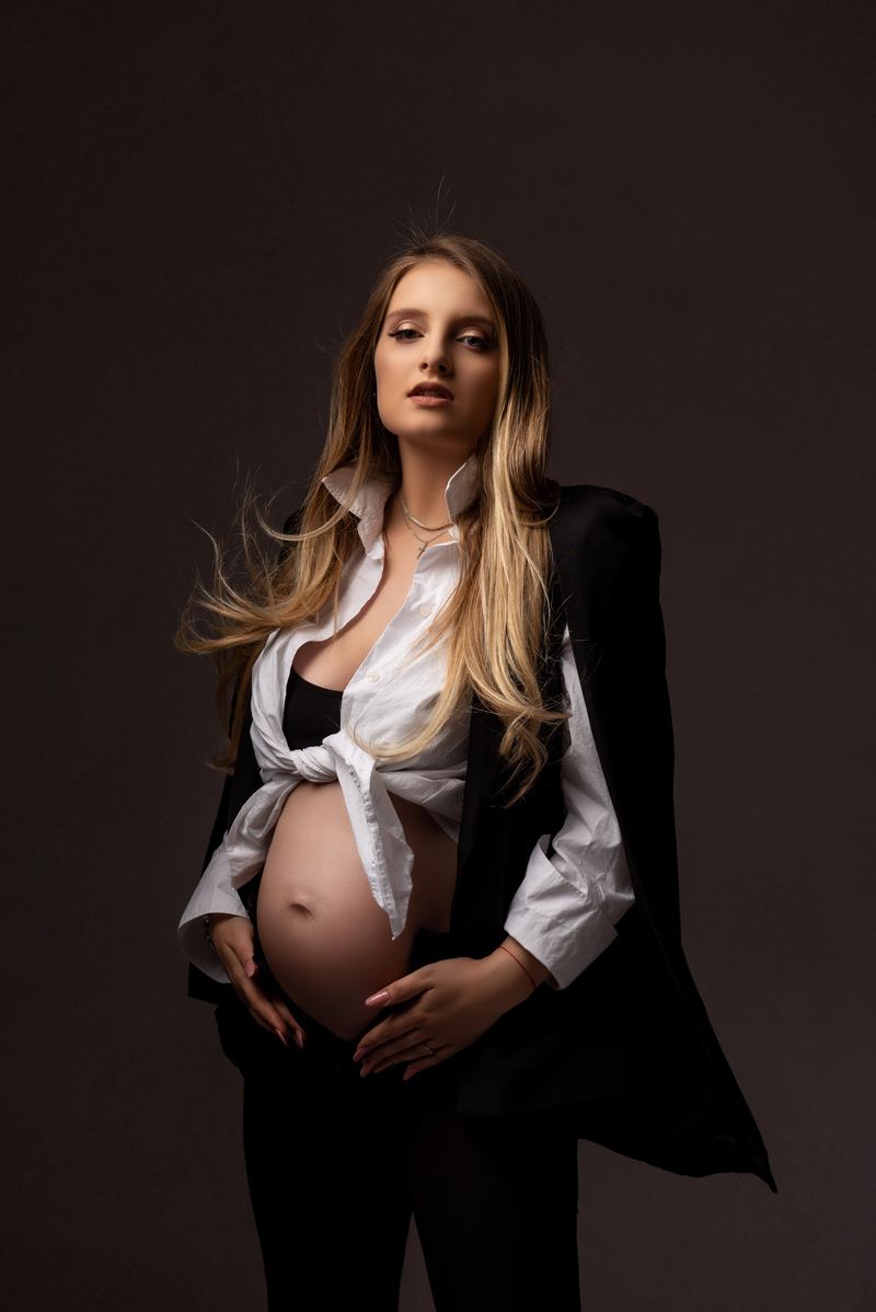 Maternity — photograph by Tina Genovia (65/102)