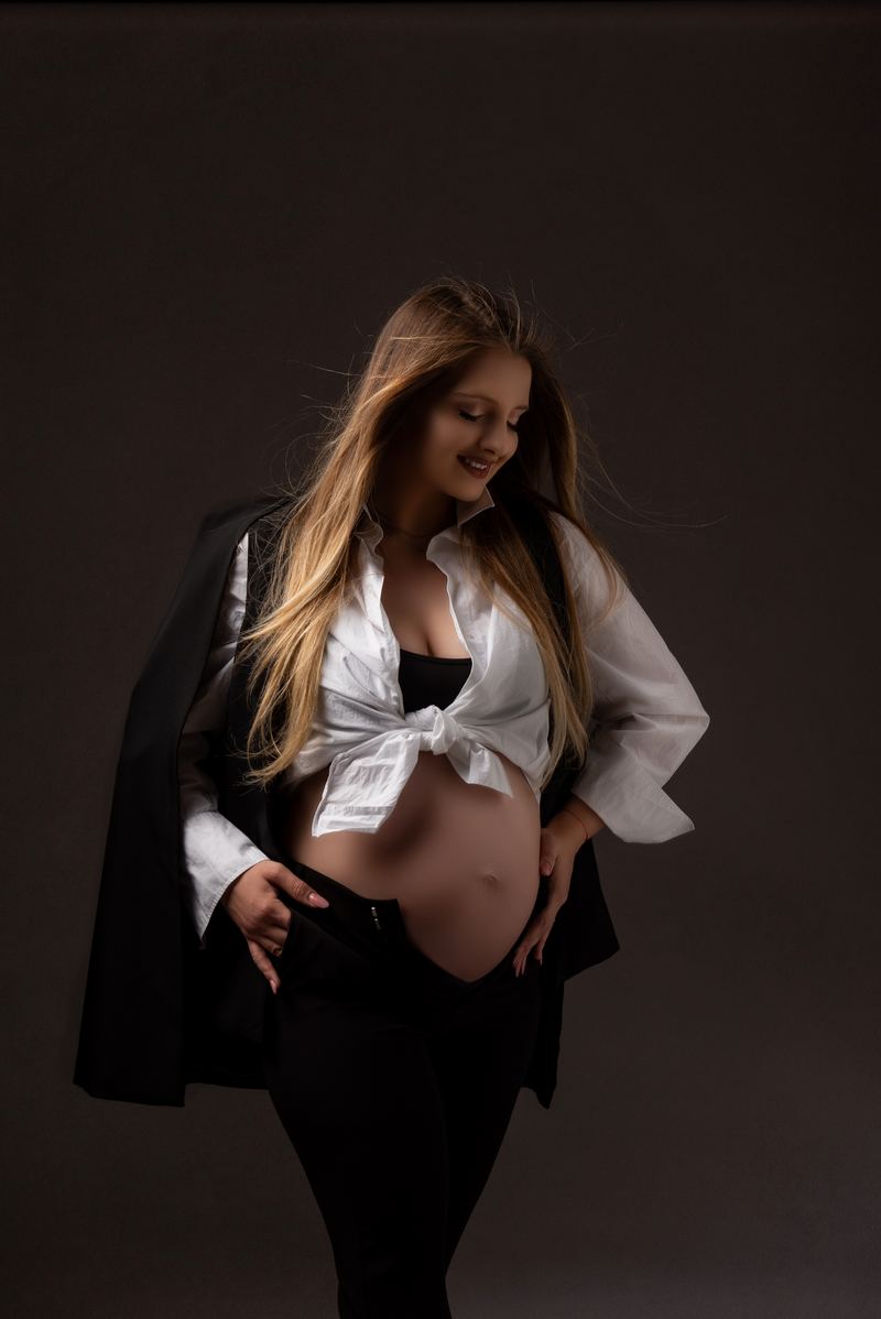 Maternity — photograph by Tina Genovia (66/102)